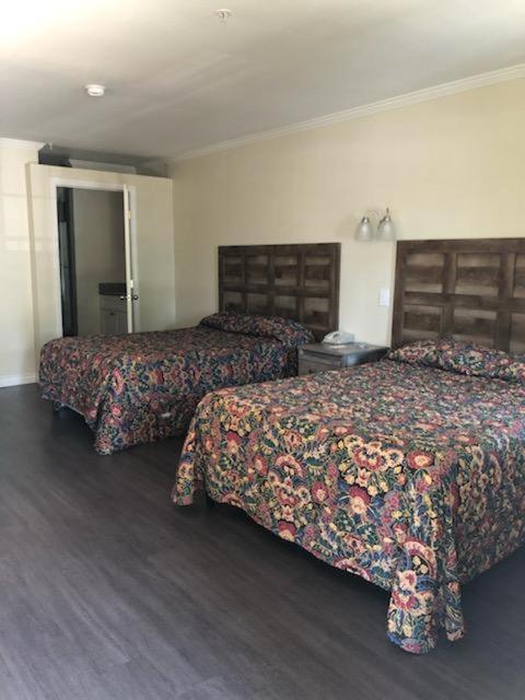 Sierra Crossing Motel Bloomington ภายนอก รูปภาพ