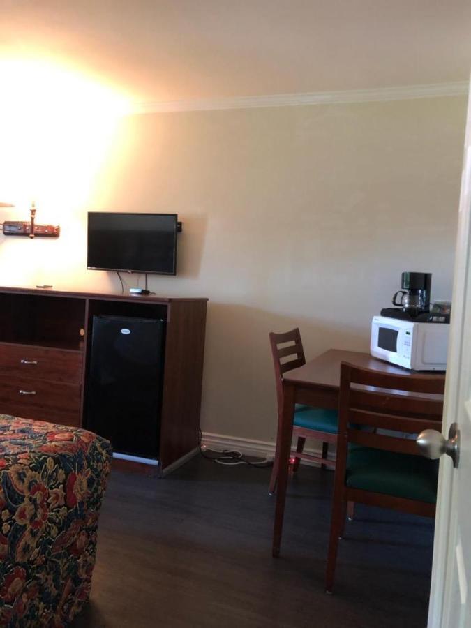 Sierra Crossing Motel Bloomington ภายนอก รูปภาพ