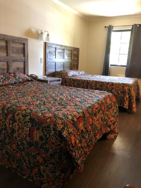 Sierra Crossing Motel Bloomington ภายนอก รูปภาพ